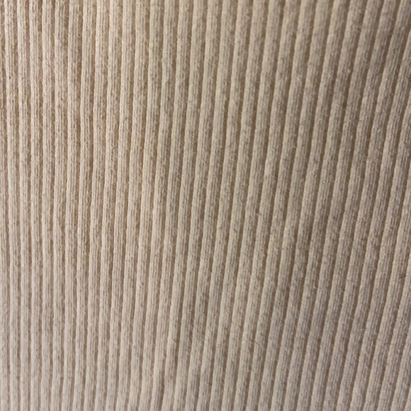 Cute Ribbed Crop Top - Picture 3 of 5